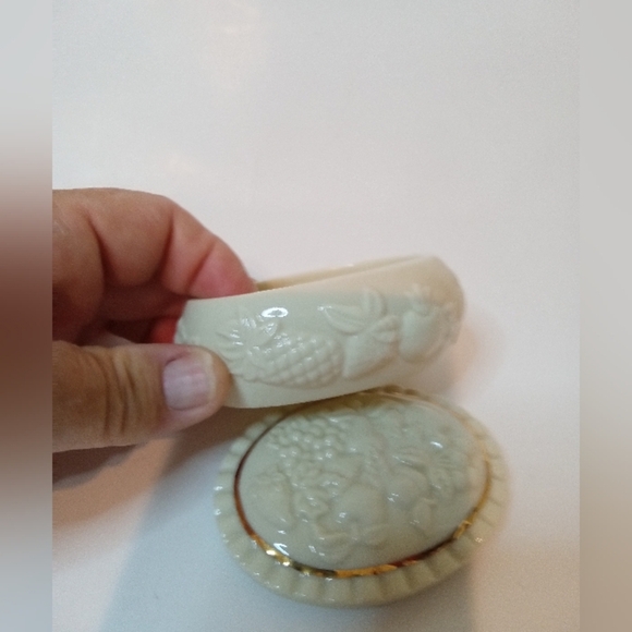Lenox Fruits Of Life porcelain/ceramic trinket box - Picture 3 of 8